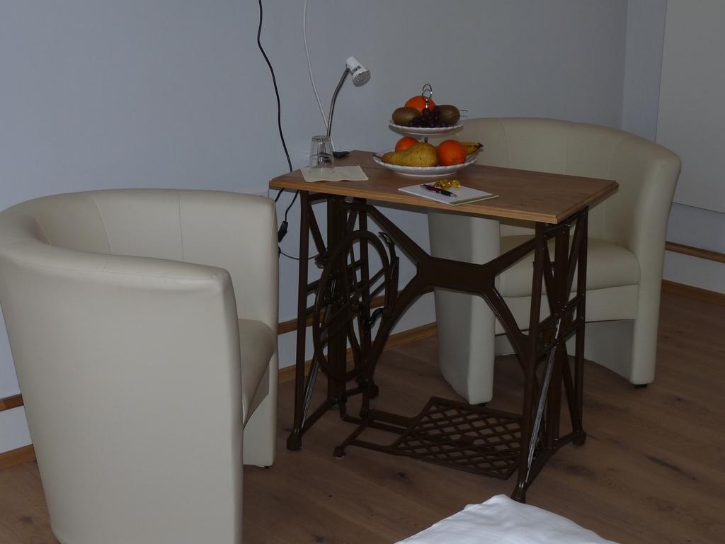 Gaestehaus "Unsere Stadtvilla" Hechingen Room photo